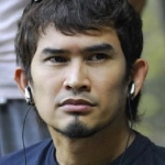 พชร์ อานนท์