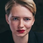 Zoë Valks