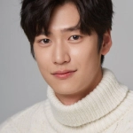 나인우