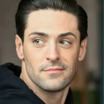 Aaron Noble